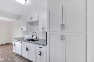 Photo #5: 6529292 Listing