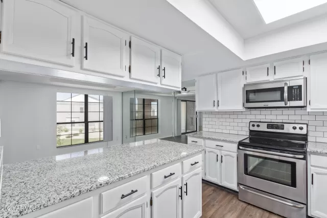 MLS: 6529418 Condo For Sale