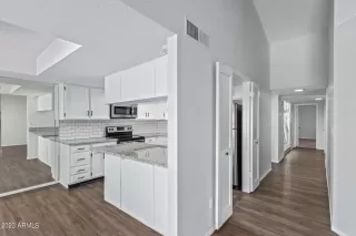 Photo #3: 6529418 Listing