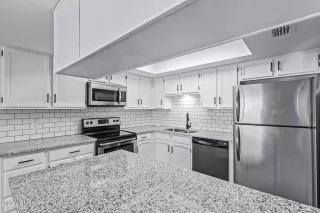 Photo #4: 6529418 Listing