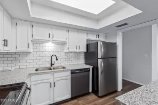 Photo #5: 6529418 Listing