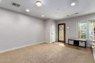 Photo #5: 6529434 Listing