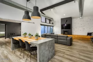 Photo #2: 6529497 Listing 