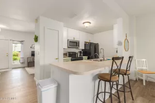 Photo #6: 6529614 Listing