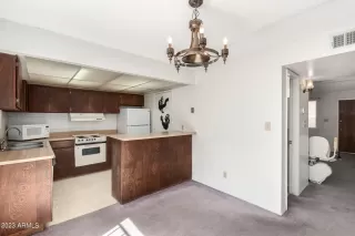 Photo #5: 6529635 Listing