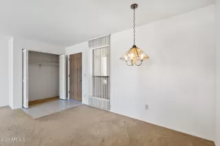 Photo #4: 6529888 Listing