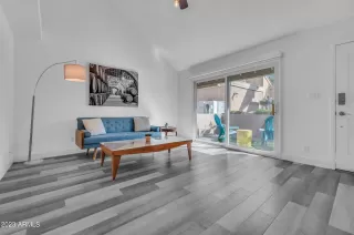 Photo #2: 6529957 Listing