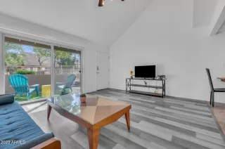 Photo #3: 6529957 Listing