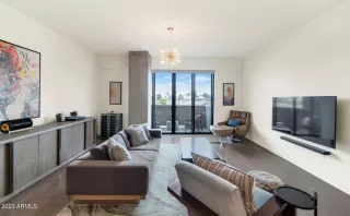 Photo #2: 6530238 Listing