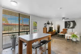 Photo #4: 6530260 Listing