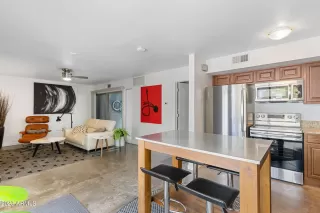 Photo #5: 6530260 Listing