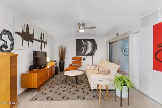 Photo #6: 6530260 Listing