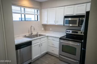 Photo #4: 6530270 Listing