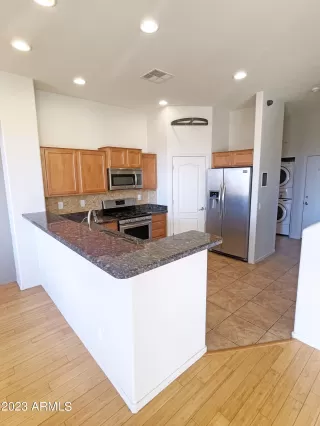 Photo #6: 6530344 Listing