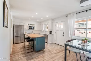 Photo #5: 6530424 Listing