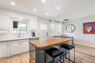 Photo #6: 6530424 Listing