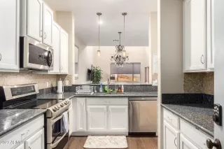 Photo #6: 6530688 Listing