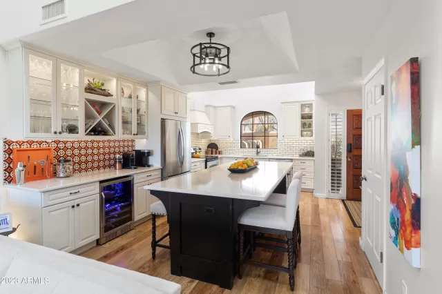 MLS: 6530693 Condo For Sale