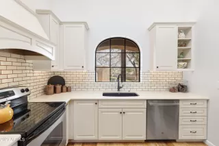 Photo #6: 6530693 Listing