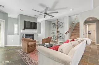 Photo #2: 6531086 Listing