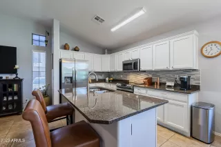 Photo #4: 6531170 Listing