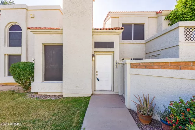 MLS: 6531282 Condo For Sale