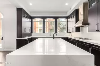 Photo #2: 6531579 Listing 