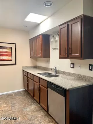 Photo #2: 6531668 Listing