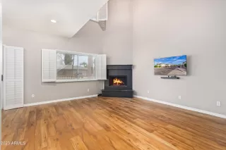 Photo #5: 6531931 Listing