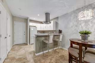 Photo #2: 6531939 Listing