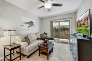 Photo #5: 6531939 Listing