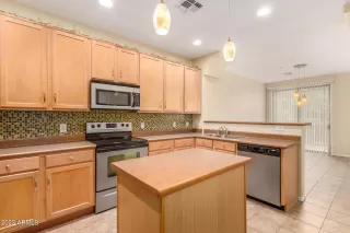 Photo #2: 6532781 Listing