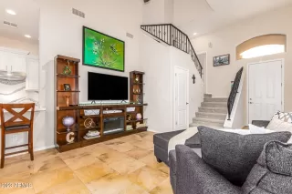 Photo #2: 6532867 Listing