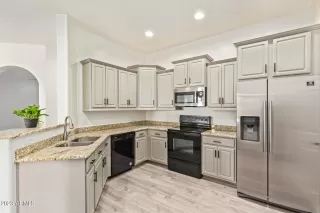 Photo #2: 6532941 Listing