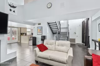 Photo #4: 6533070 Listing