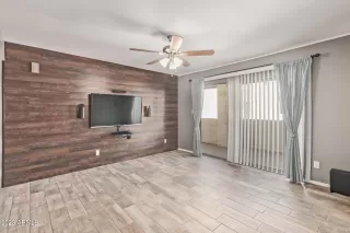 Photo #3: 6533277 Listing