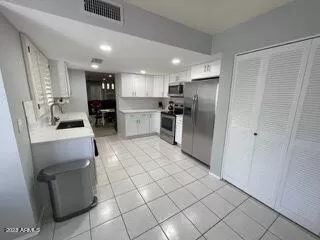 Photo #4: 6533500 Listing