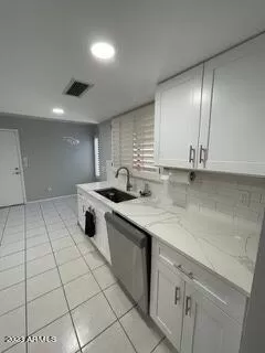 Photo #6: 6533500 Listing