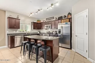 Photo #4: 6533850 Listing