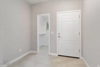 Photo #5: 6533875 Listing