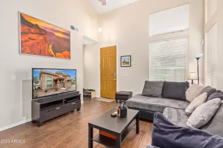 Photo #6: 6533916 Listing