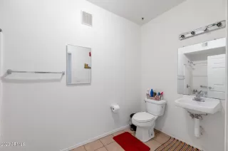 Photo #4: 6533930 Listing