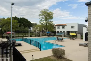 Photo #5: 6534995 Listing