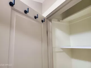 Photo #2: 6535128 Listing