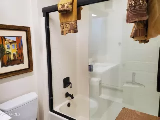 Photo #4: 6535128 Listing