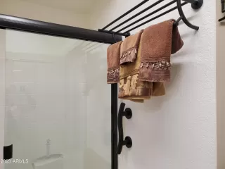 Photo #5: 6535128 Listing