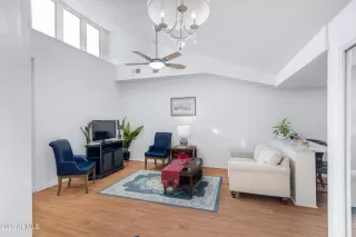 Photo #3: 6535361 Listing