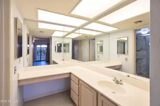 Photo #5: 6535981 Listing