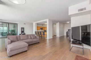 Photo #3: 6536064 Listing