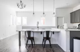 Photo #2: 6536276 Listing